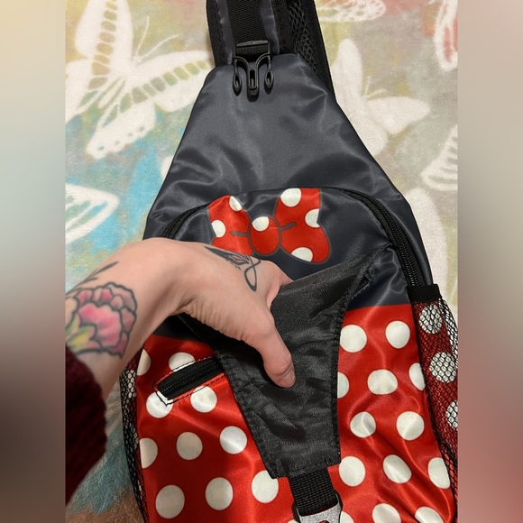 Large Minnie Mouse Sling Bag 🎀NWOT🎀 - Picture 5 of 9
